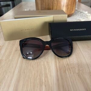 Burberry Black Buckle Sunglasses